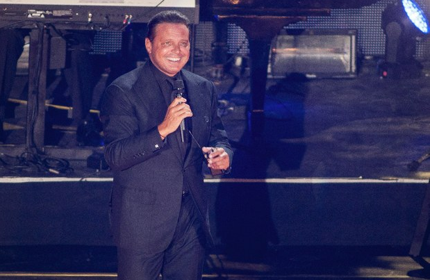 Luis Miguel suspende concierto a 25 minutos de haber iniciado