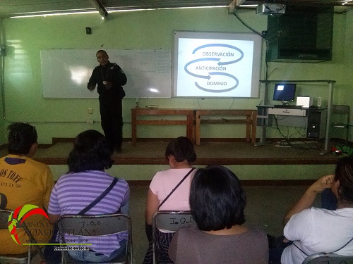 Capacita Xoxo a padres de familia en materia vial