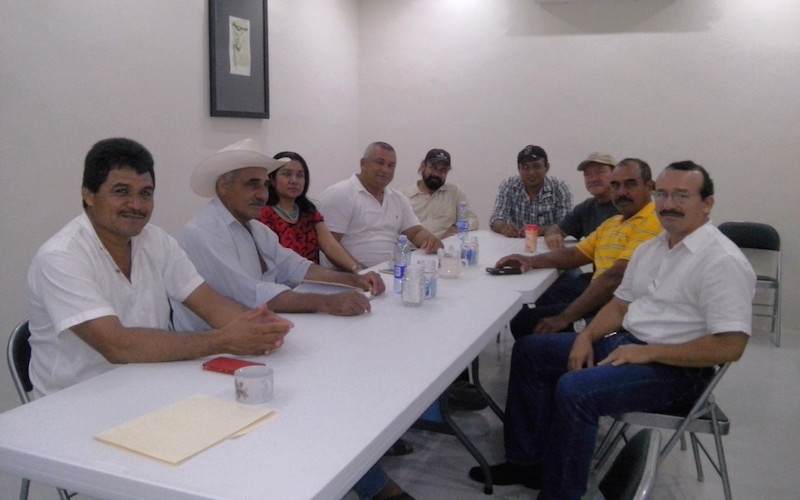 Exhortan espinaleños a gobiernos federal y estatal y a empresa Eólica del Sur respuesta a pliego petitorio