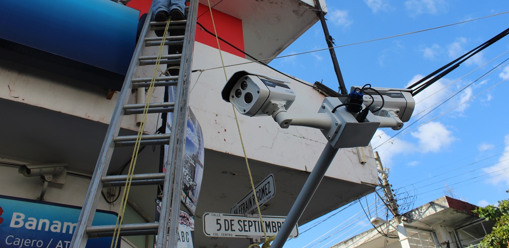 Instalan cámaras de vigilancia en Juchitán