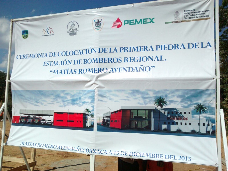 Colocan primera piedra de estación de bomberos de Matías Romero, obra de 8.5 millones de pesos