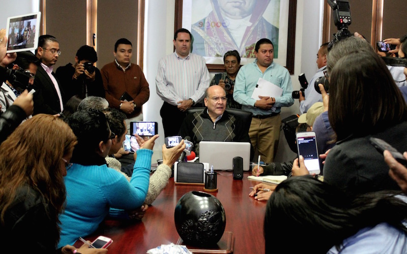 Continúa acoso de supuesto periodista a Javier Villacaña y el Ayuntamiento