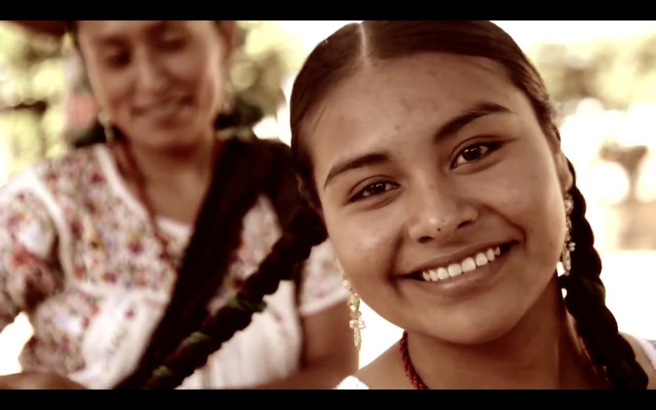 Documental: Vestido de Oaxaca, Listones y Tlacoyales (Xaba Luláa)