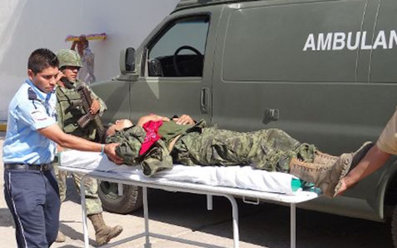 Un militar muerto y otros tres heridos dejó la volcadura de una Hummer del Ejército Mexicano