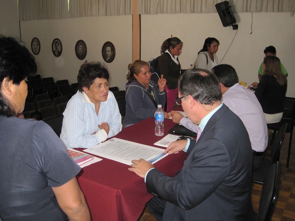 Gestiona IOAM ante el Gobierno de los EUA beneficios federales para migrantes