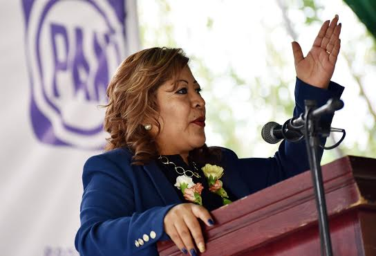 Respalda Tlacolula trabajo de gestión de Zonia López Cruz