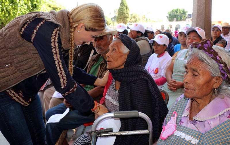 Ivette Murat ratifica el compromiso de beneficiar a los adultos mayores