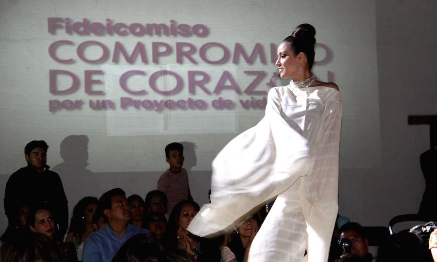 Organiza DIF Estatal desfile de modas “Luz y Sombras”, de Remigio Mestas