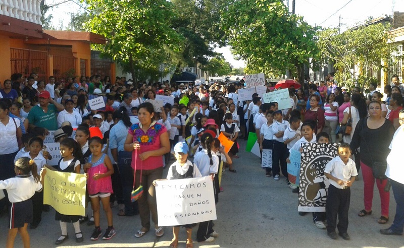 Padres de familia y estudiantes exigen seguridad escolar