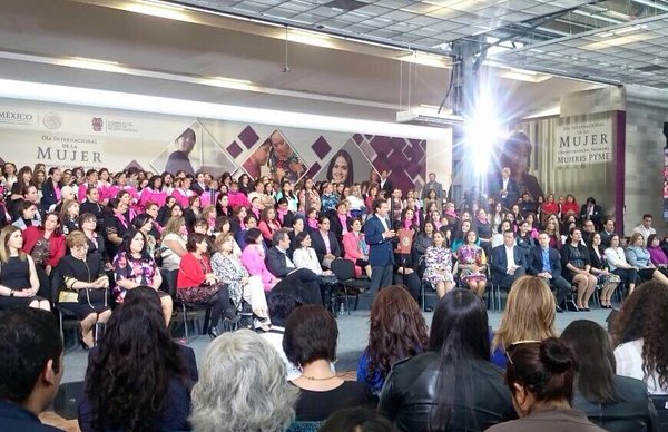 Seguro popular atenderá el cáncer de ovario: EPN
