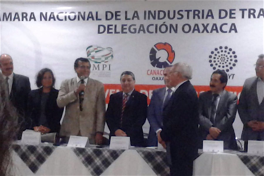 Reconocen a científico zapoteca  por su aportación en la investigación y educación