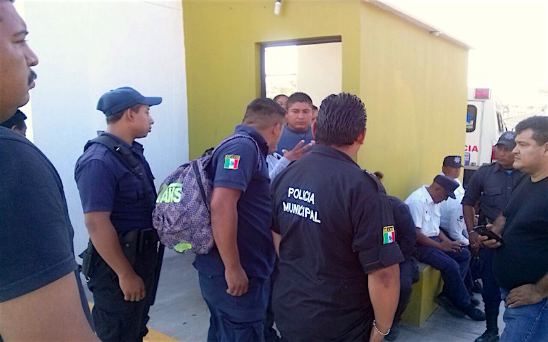 Paran labores policías municipales de Ixtepec