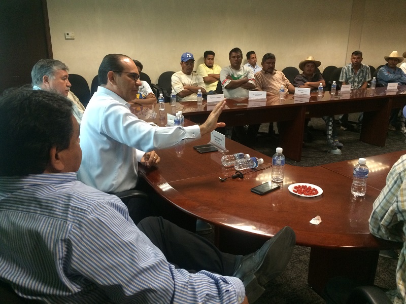 Agencias de Ejutla acuerdan ante Segego revisar adeudos de Edil; por falta de participaciones no tienen servicios