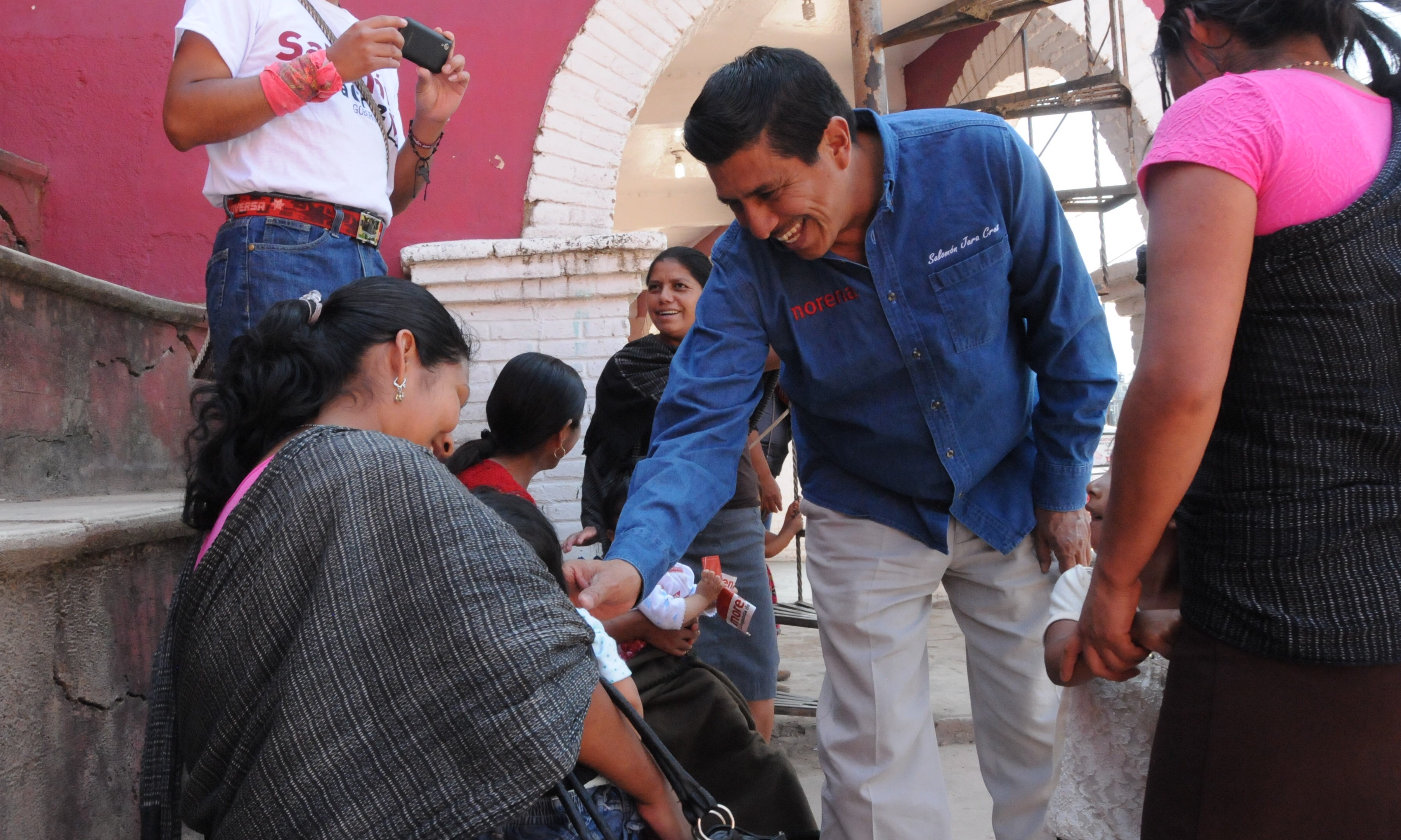 Al triunfo de Morena en Oaxaca, habrá pensión para madres solteras: Salomón Jara