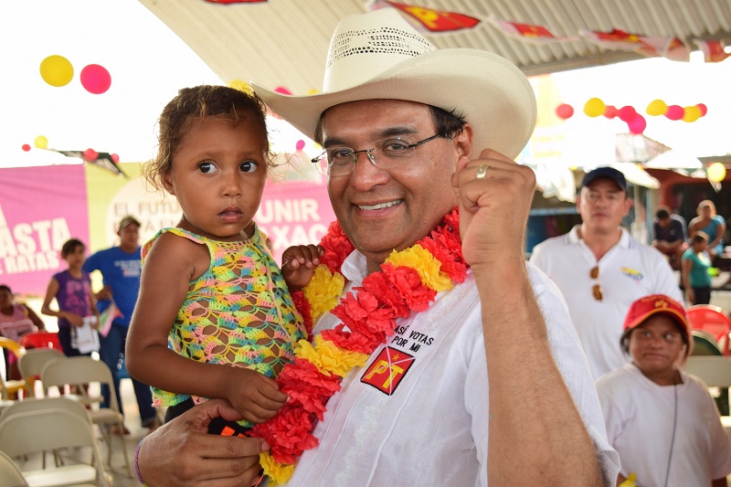 Con Benjamín Robles, más y mejores escuelas en Oaxaca