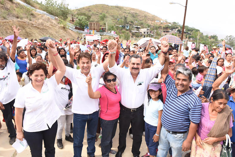 Compromiso de Hernández Fraguas con jóvenes de la Multiversidad Mundo sin fronteras y la población de la colonia Moctezuma