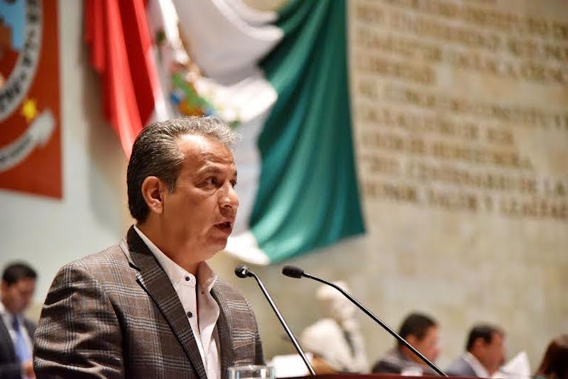 Presenta Gerardo Henestroza Nueva Ley Orgánica del Poder Legislativo