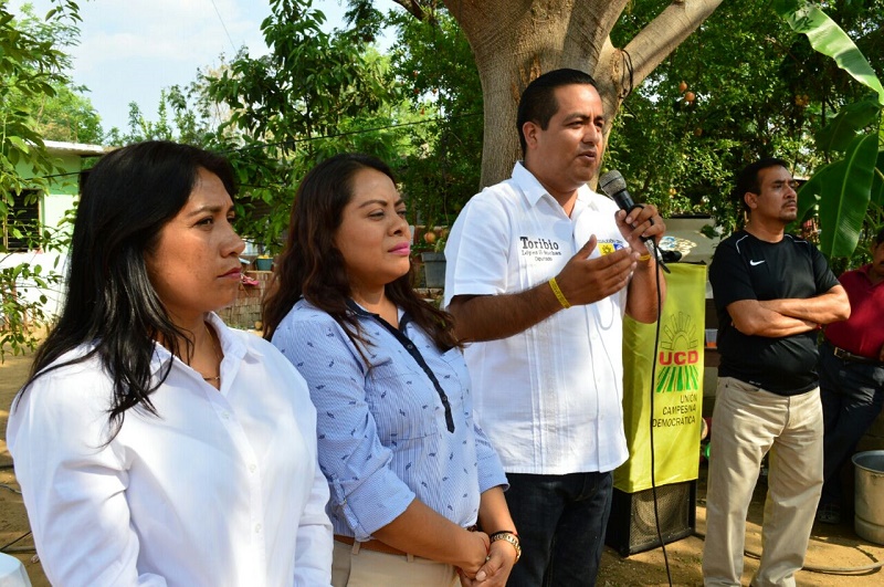 Maestros de la  Zona 04 y 05 de Xoxo, respaldan la candidatura de Toribio López Sánchez