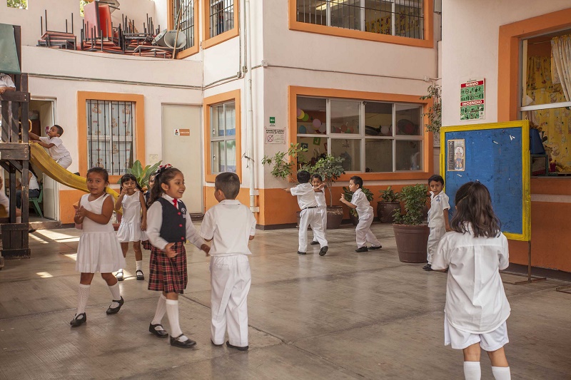 En el Istmo, 90% de escuelas sin clases; profesores se manifiestan en oficinas del IEEPO