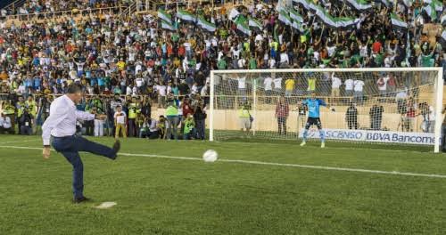 El gobernador Gabino Cué inaugura el deportivo del Tecnológico, que será sede de Los Alebrijes