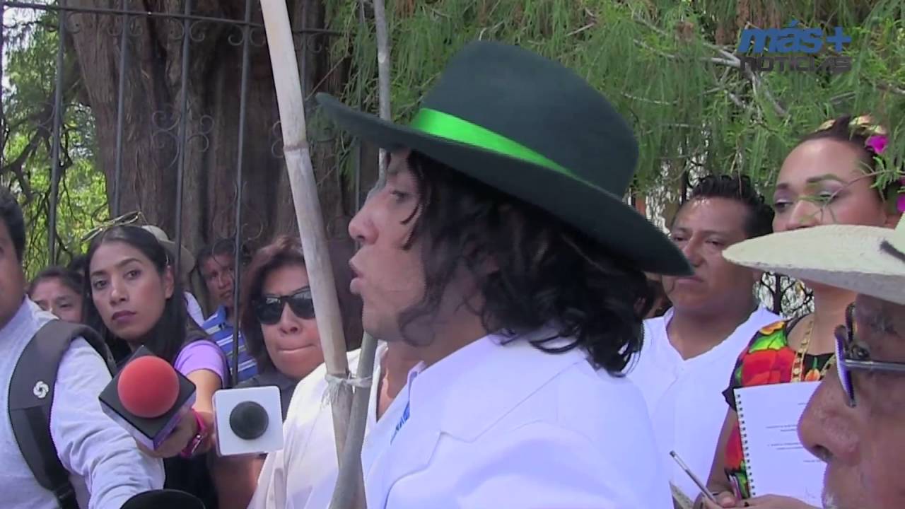 El Árbol del Tule “tiene esposo”; activista peruano se casa con él
