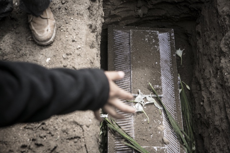 IP aplaude operativo policial, renuncia Secretario del Trabajo y «rebeldes» entierran a sus muertos
