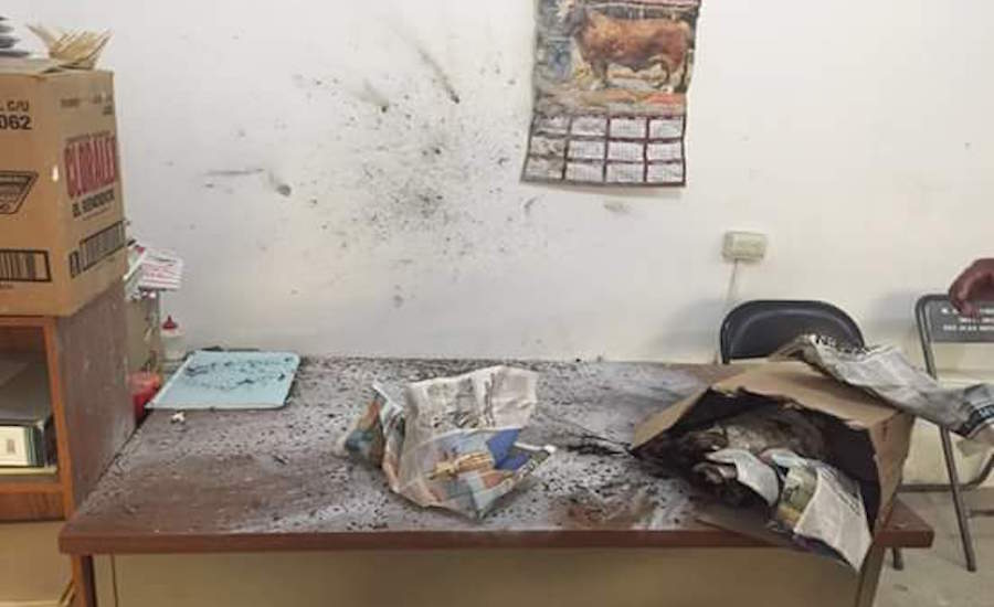 Estalla artefacto explosivo en presidencia de San Juan Mixtepec; edil sale ileso