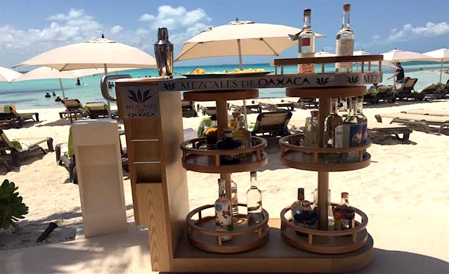 Mezcales de Oaxaca conquistan el paradisiaco Caribe Mexicano: STyDE