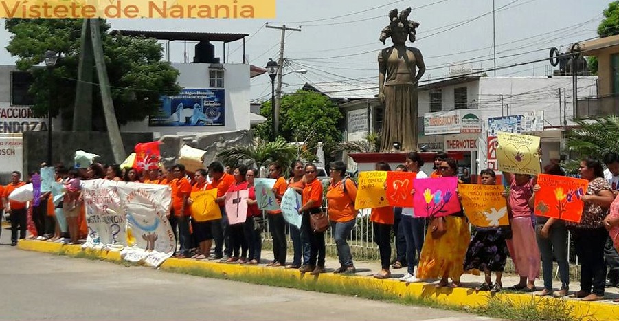 Grupo de mujeres 8 de marzo protestan en “Día Naranja” por la no violencia