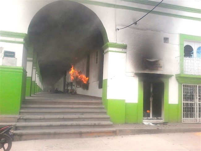 Queman-palacio-municipal-Nochixtlán