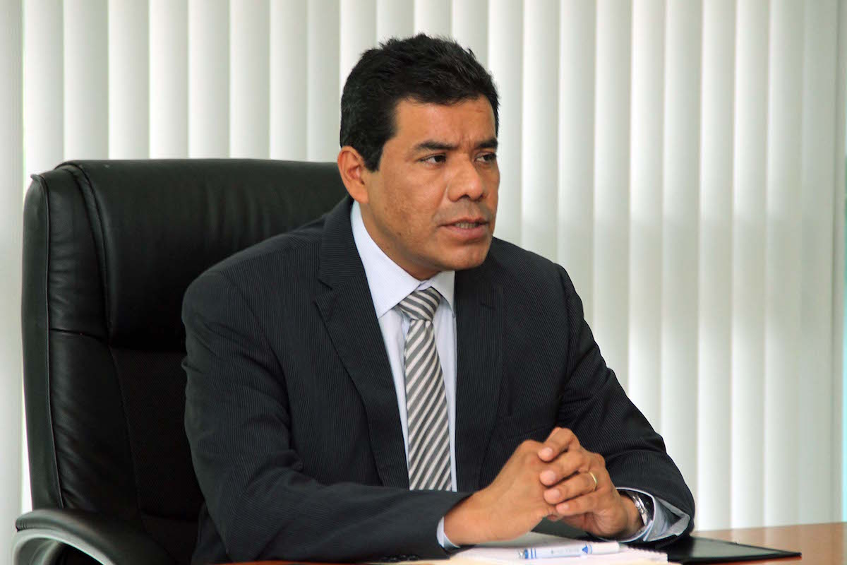 El Rector de la UABJO exhorta a Peña Nieto y a Cué a dialogar con el magisterio