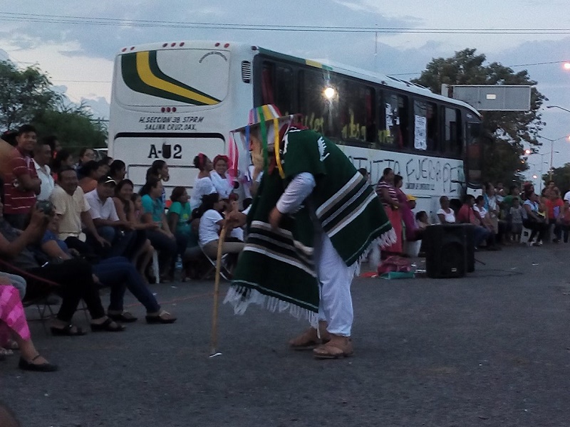 Hacen del bloqueo de 14 días, barricada cultural en Juchitán