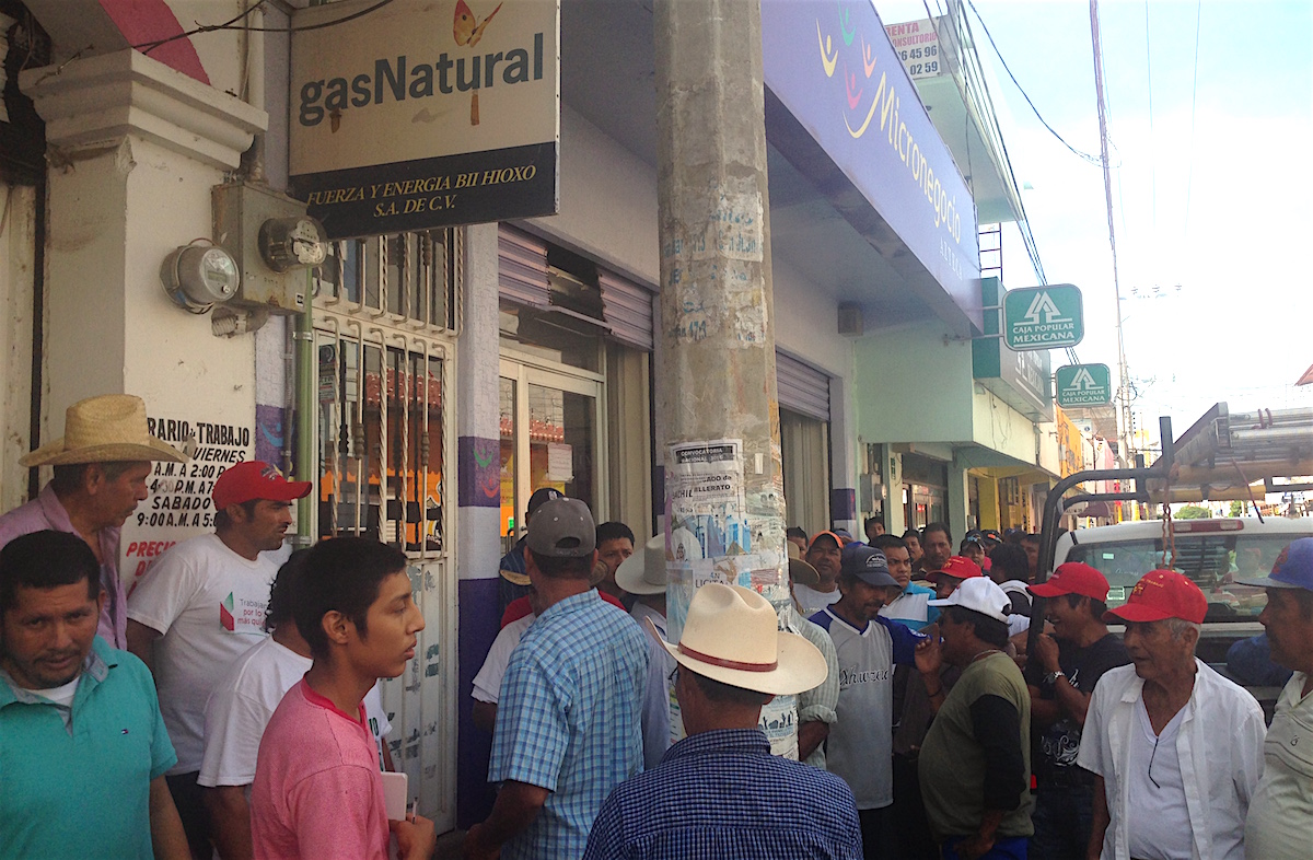 Pescadores exigen a “Gas Natural” cumpla con forma de apoyo comunal,  no personal