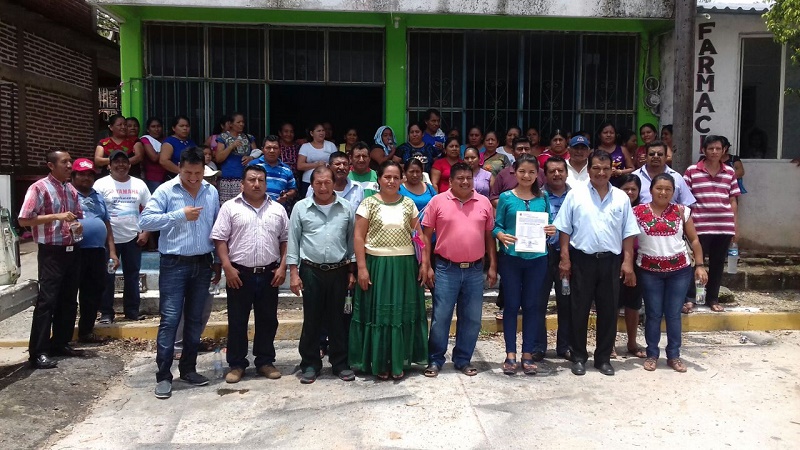 Teresita de Jesús recibió su constancia de mayoría en San Dionisio del Mar