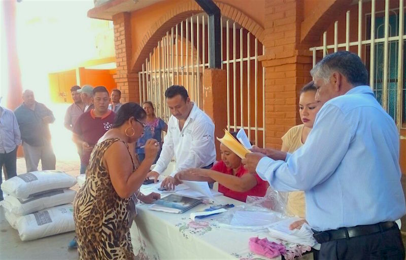 Entregan paquetes tecnológicos a sorgueros del Istmo de Tehuantepec