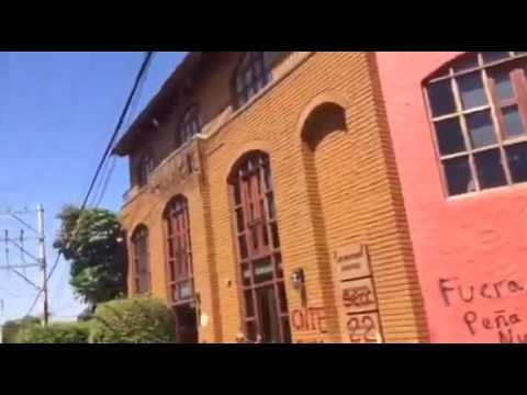 Magisterio oaxaqueño boicotea reunión del IEEPO en hotel con quema de arbustos