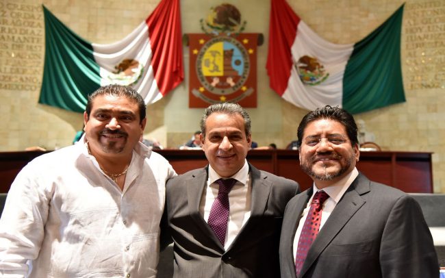 Orondo, Gerardo Henestroza detenta la Presidencia de la Junta de Coordinación Política de la LXII Legislatura.