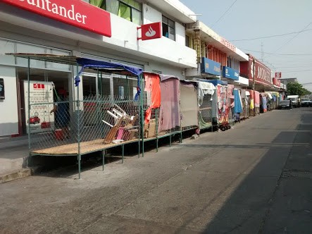 Ambulantes exigen diálogo ante reglamento vial municipal de Juchitán