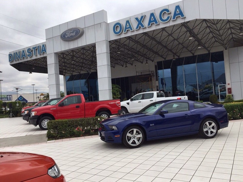Caen ventas de industria automotriz en Oaxaca: peligroso y caro trasladar autos nuevos por bloqueos