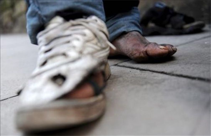 Abandonan traficantes de migrantes a adolescente y su padre en desierto de EEUU