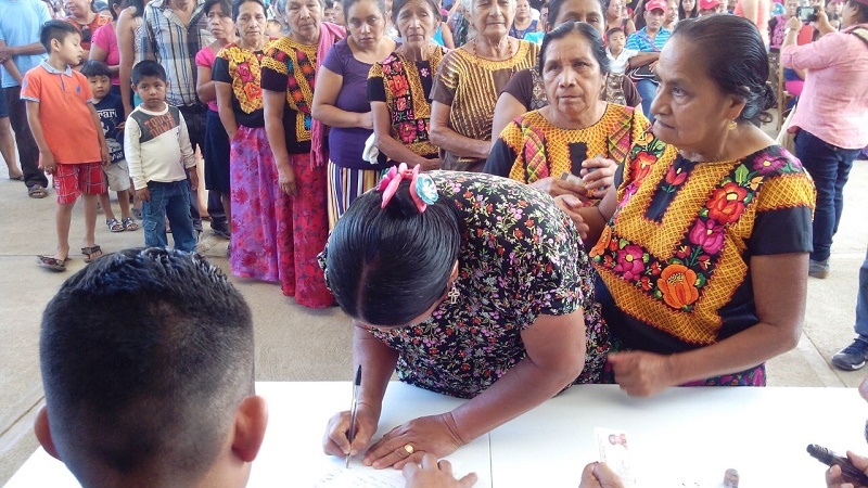Celebran en Guevea de Humboldt el voto de la mujer