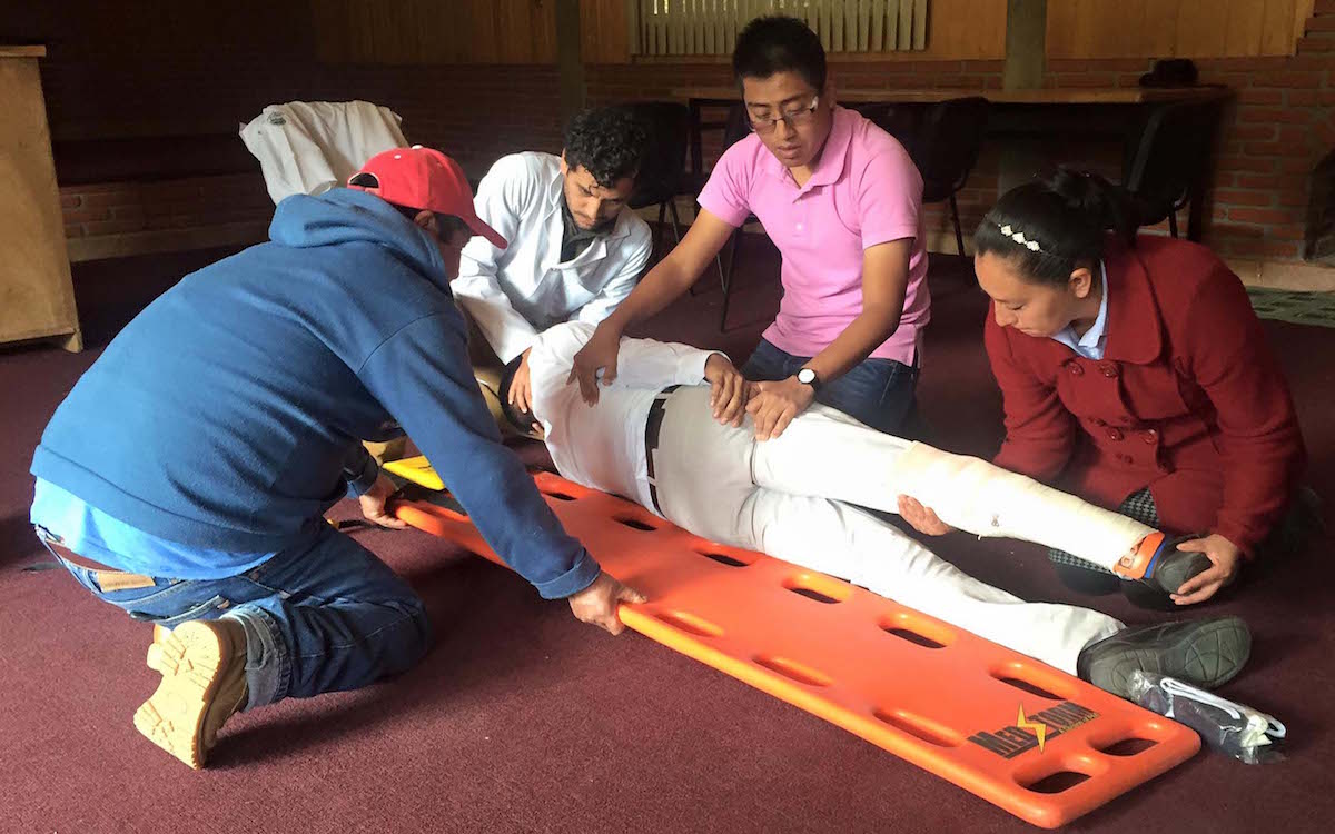Estudiantes de la FMyC brindan capacitación en Reanimación Cardio-Pulmonar