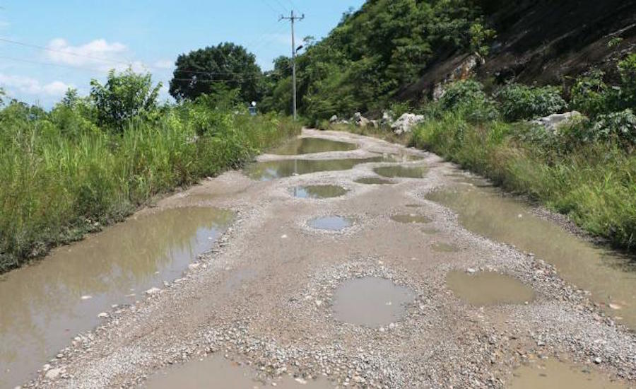 En un año, CDI no ha podido pavimentar 600 metros de camino en la Cuenca