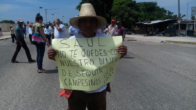 Campesinos bloquean carreteras en el Istmo, exigen pago de Siniestro agrícola 2015
