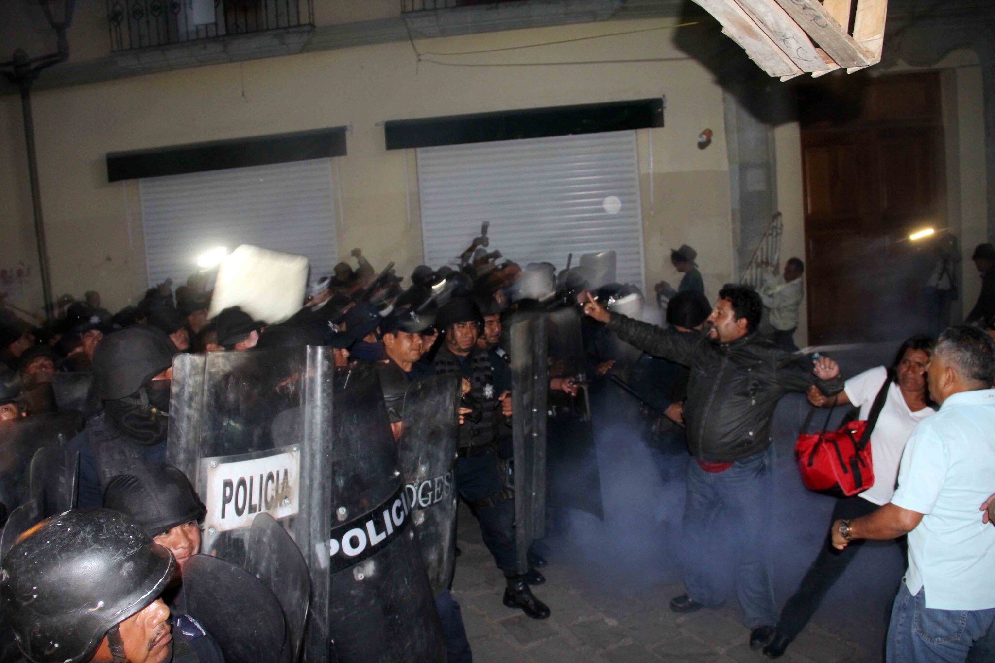 Condena Gobierno de Oaxaca incidente de violencia perpetrado por un grupo minoritario del magisterio