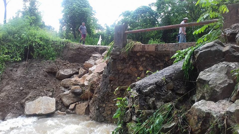 Casi mil viviendas, 4 mil personas y 15 escuelas; saldo por lluvias en la Cuenca