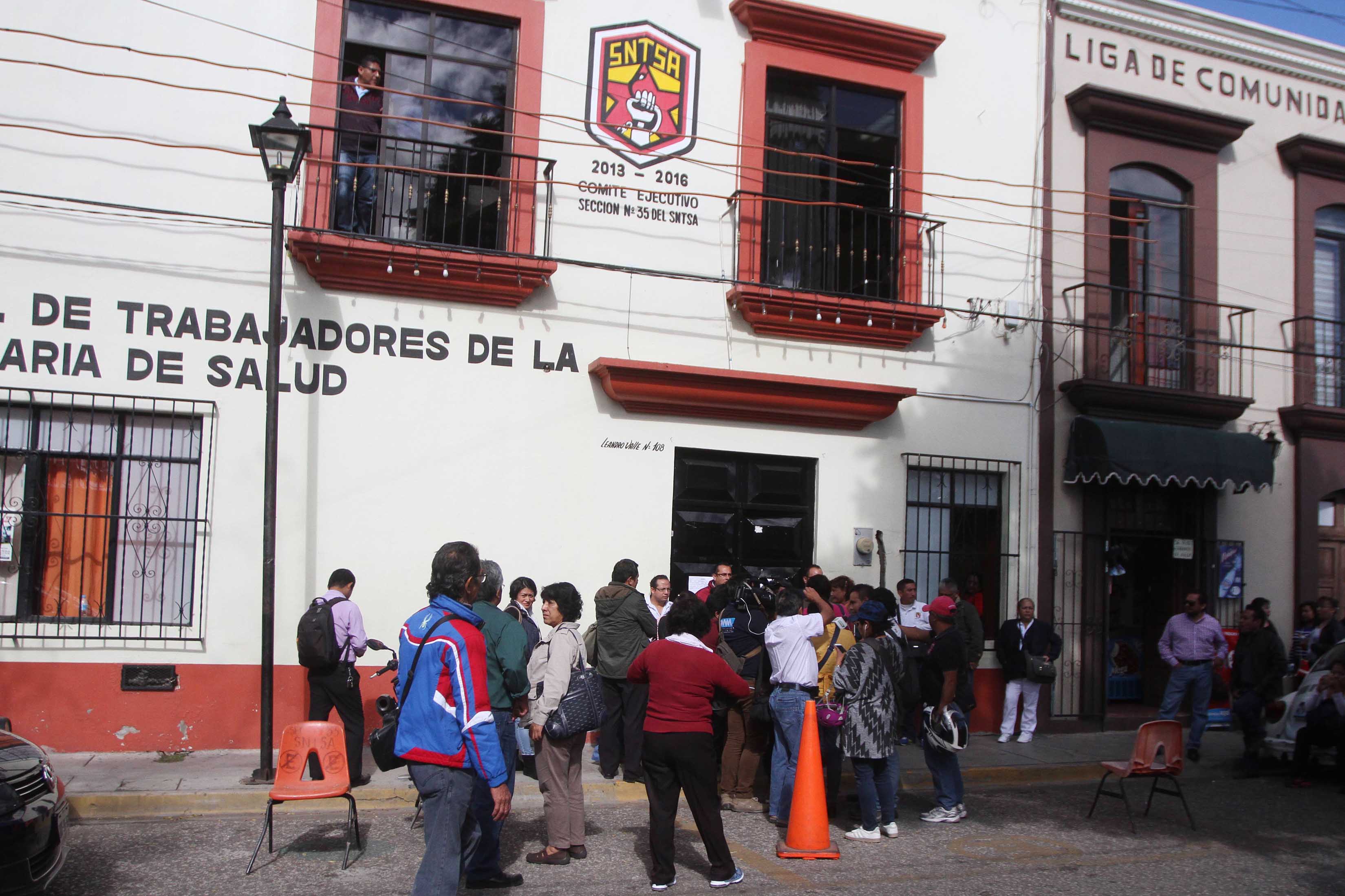 Suspenden Servicios de Salud en Oaxaca porque Gabino Cué les adeuda 100MDP