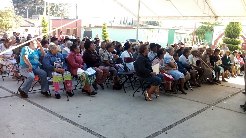 Más de 2600 adultos mayores de Xoxocotlán reciben pensión