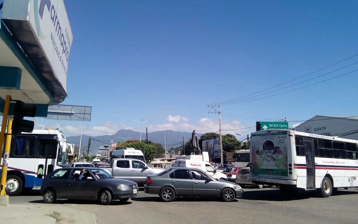 Transportistas de CTM sitiaron a la capital para que gobierno pague adeudos