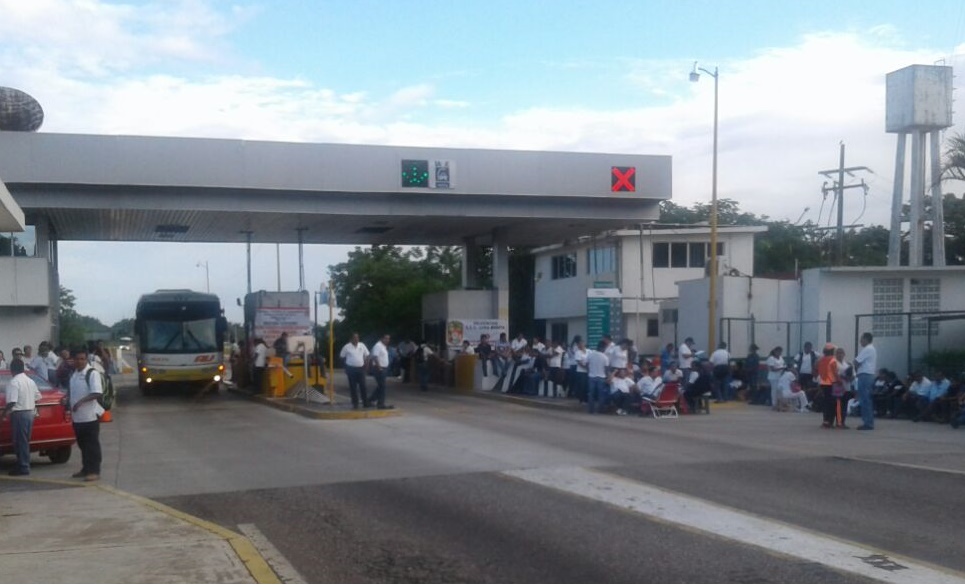 Se movilizan trabajadores de Salud en la Cuenca